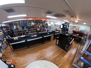 天理楽器　ピアノ専門店