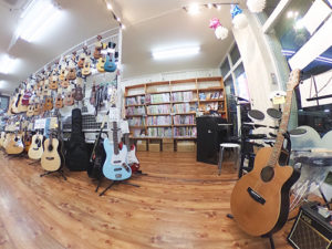 生駒　エレキギター