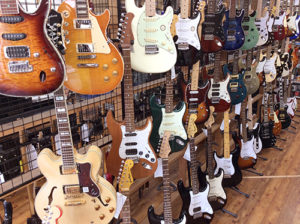 香芝　エレキギター