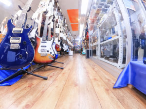 香芝　エレキギター