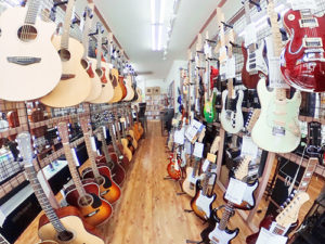 富田林　アコースティックギター　エレキギター