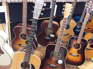 富田林　アコースティックギター