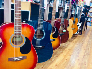 富田林　アコースティックギター