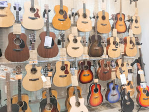 大和郡山　アコースティックギター