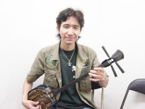 三線講師　星野章仁