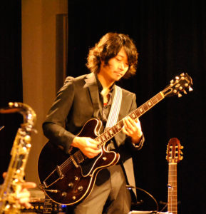 ギター講師　松浦優也