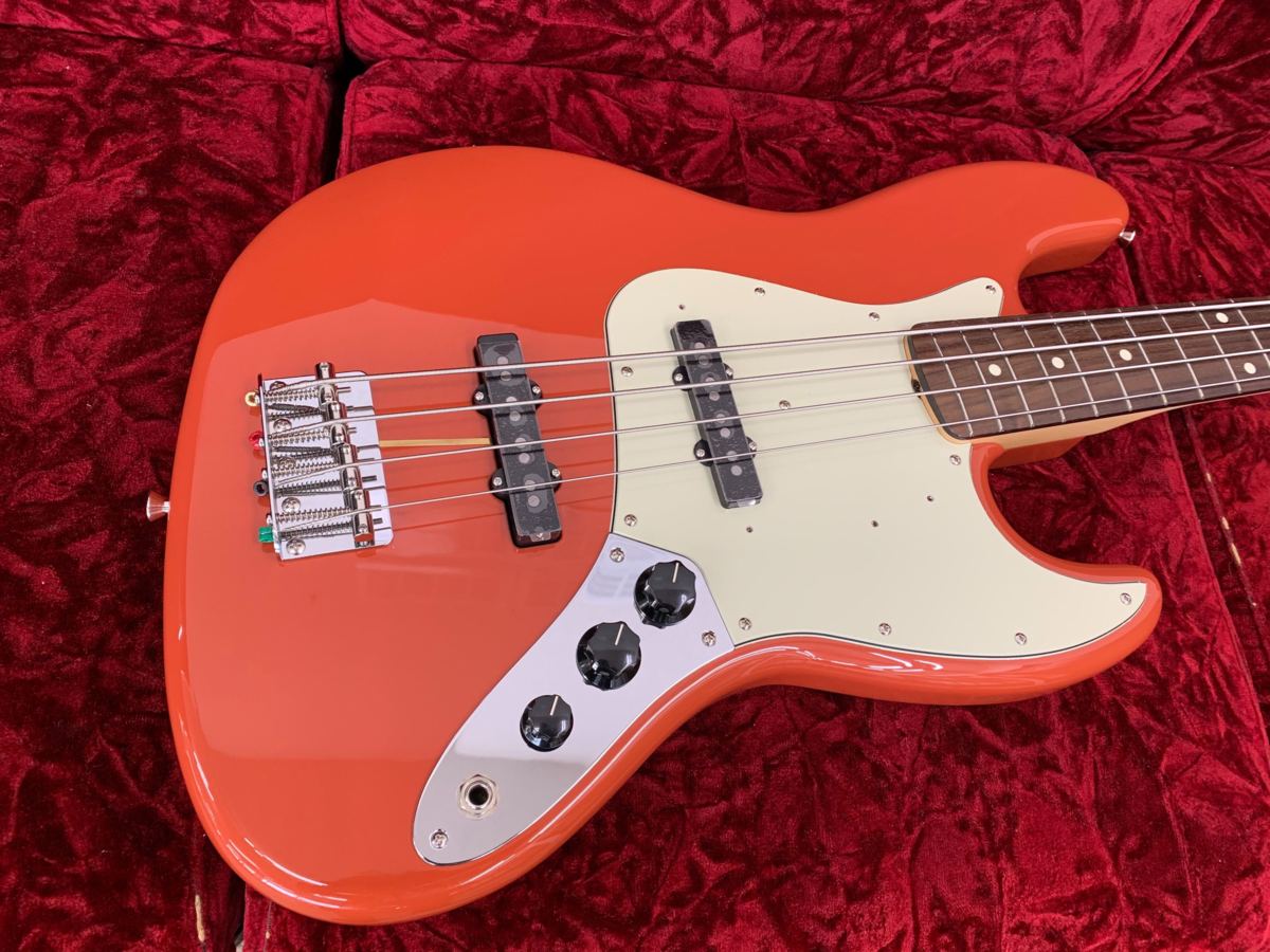 Made in Japan Traditional 60s Jazz Bass, Rosewood Fingerboard, Fiesta Red |  天理楽器